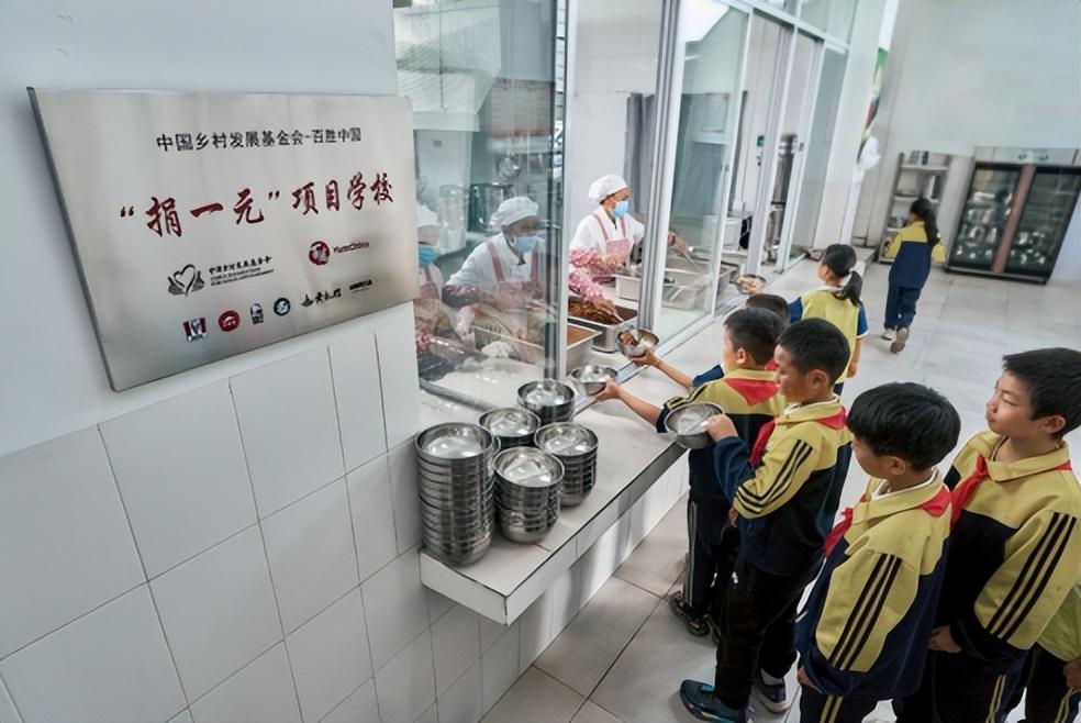 以爱焕新乡村校园厨房