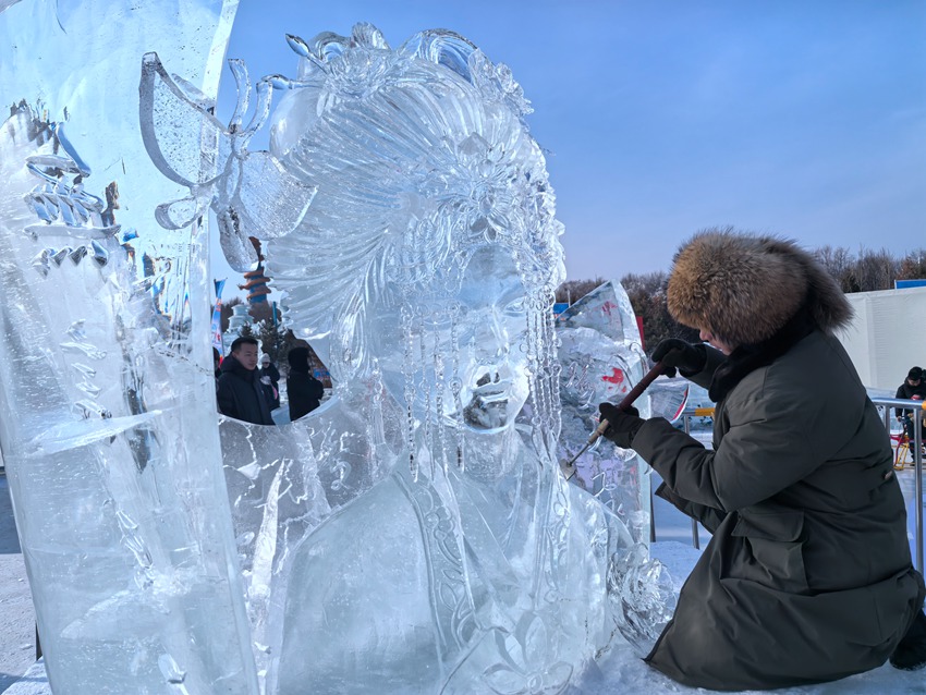 新春佳节 冰雕里的年味
