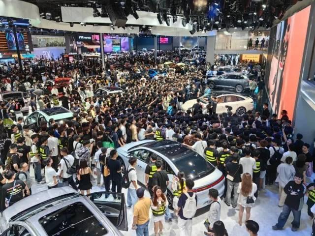 中国车市遭遇"最艰难"二月