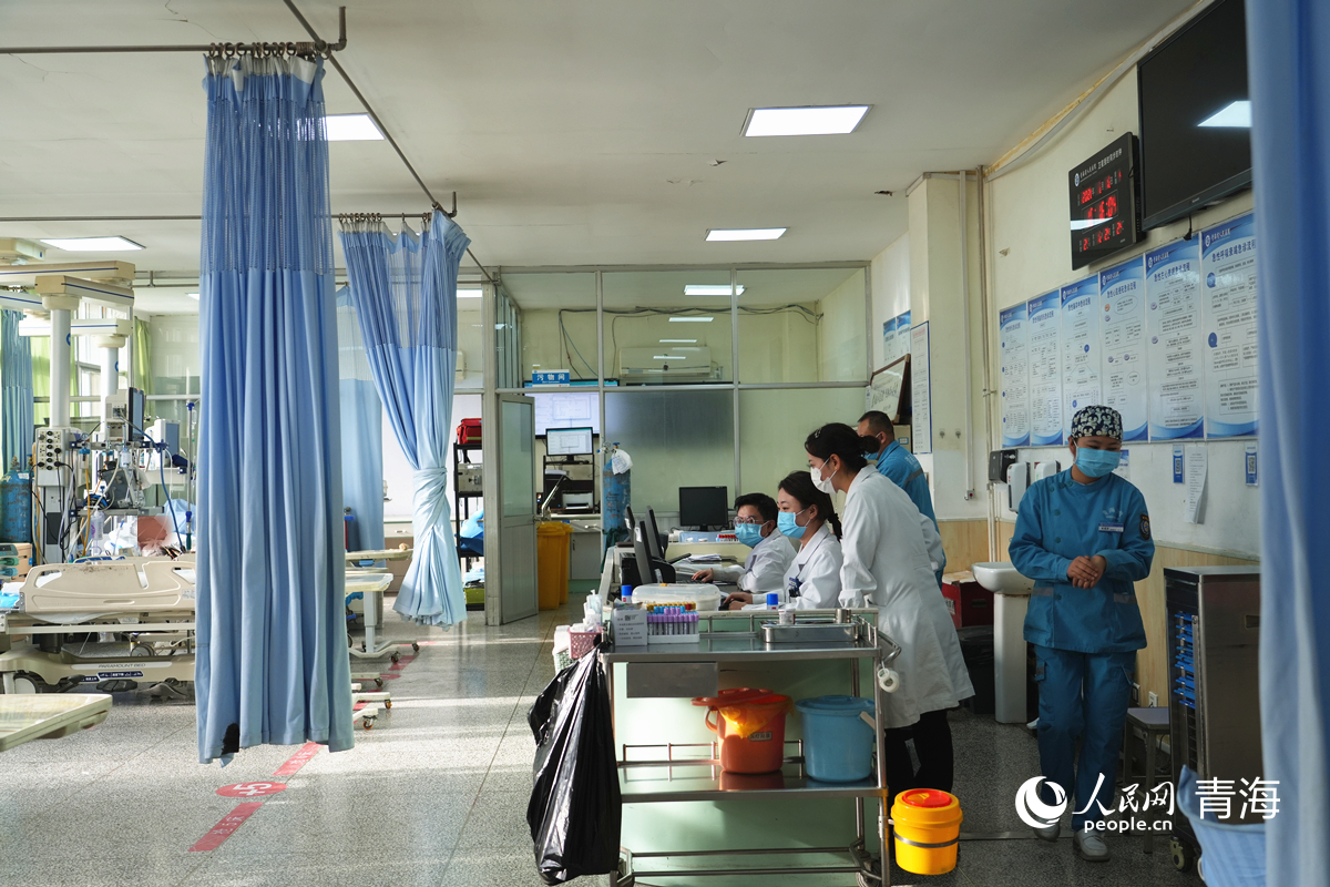 急诊室里的春节：无团圆，坚守生命线