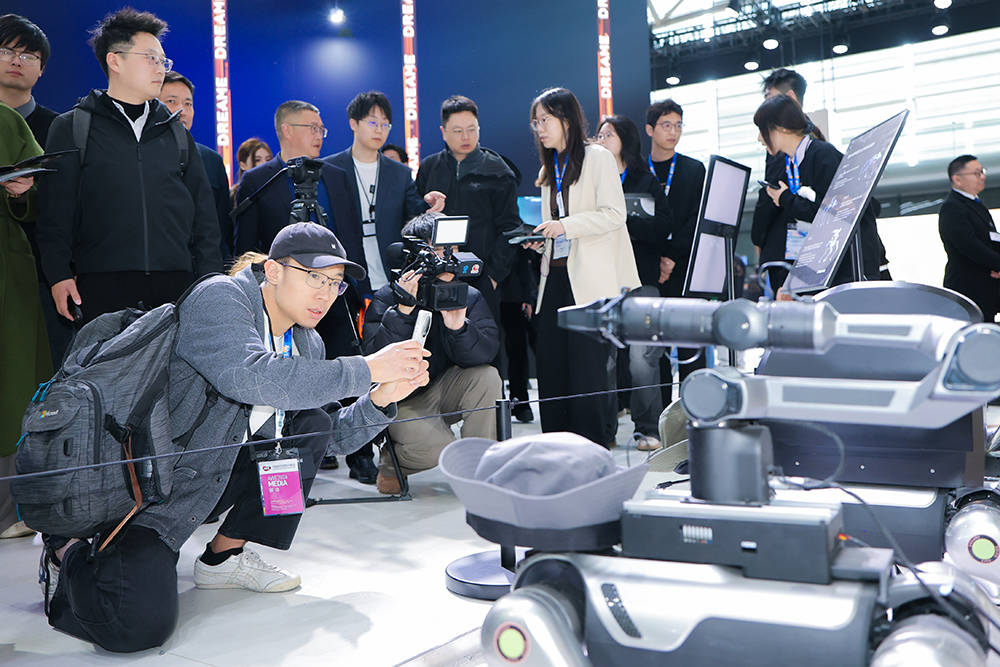 天空工场创投基金被投企业「深脉矿业」AWE首秀：巴基斯坦金矿年产值超十亿，具身智能重构矿业勘探