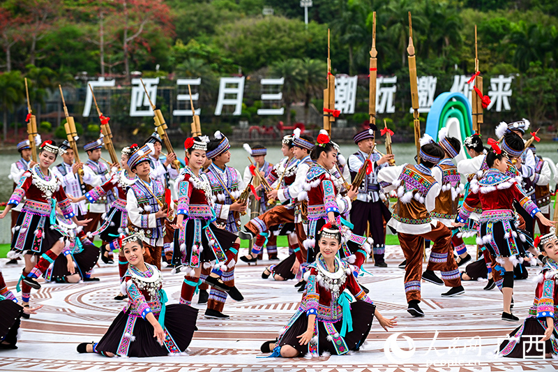 2025年“广西三月三”活动现场。雷琦竣摄